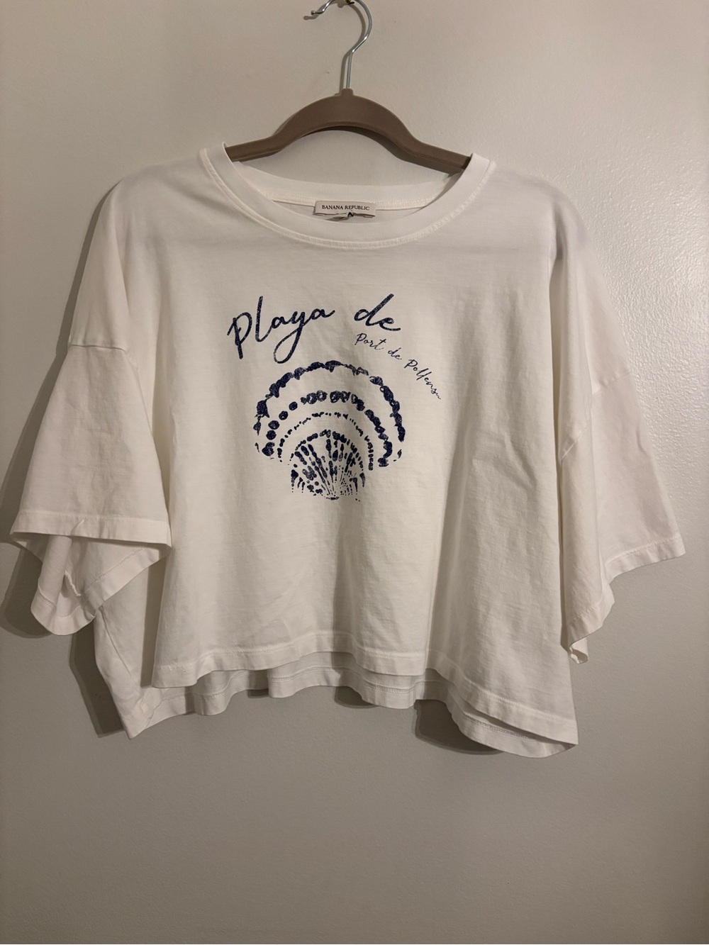 Banana Republic White Boxy Tee with Navy Shell Graphic
